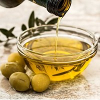 Natives Olivenöl extra und natives Bio-Olivenöl extra